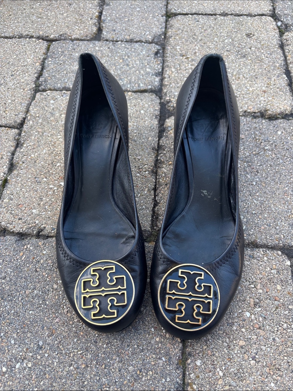 Tory Burch Black Leather Logo Round-Toe Ballet Flats with Gold Emblem
